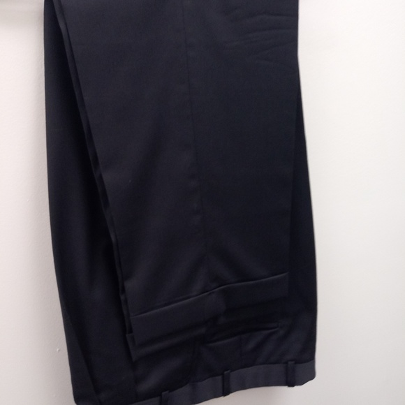 Lauren Ralph Lauren, Navy Suit ,size M,36W 30L - Picture 4 of 4